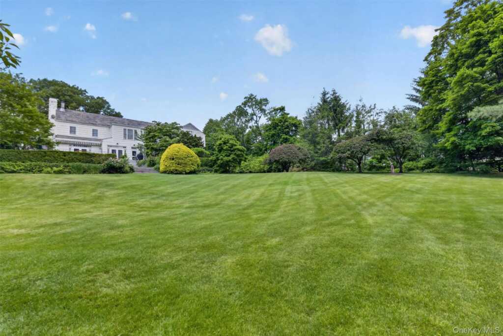 6 Hillair Circle, White Plains, NY 10605 - Photo 45 of 50