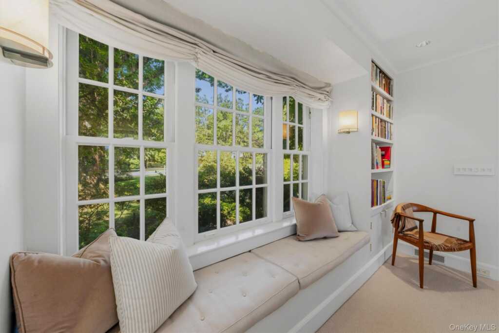 6 Hillair Circle, White Plains, NY 10605 - Photo 6 of 50