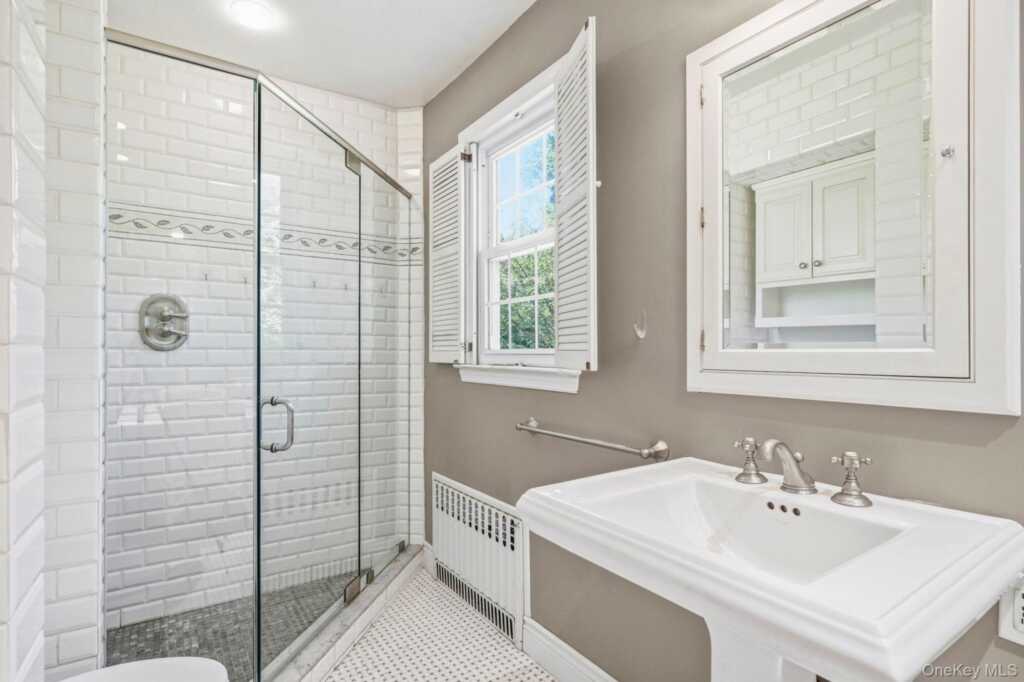29 Coralyn Avenue, White Plains, NY 10605 - Photo 21 of 37