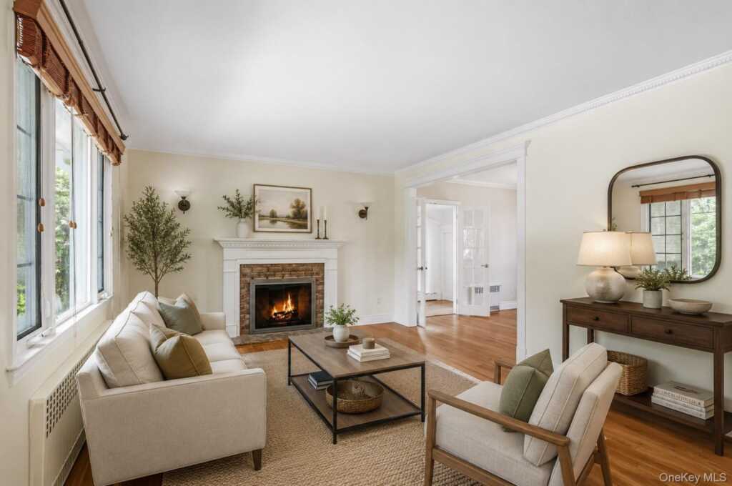 29 Coralyn Avenue, White Plains, NY 10605 - Photo 3 of 37