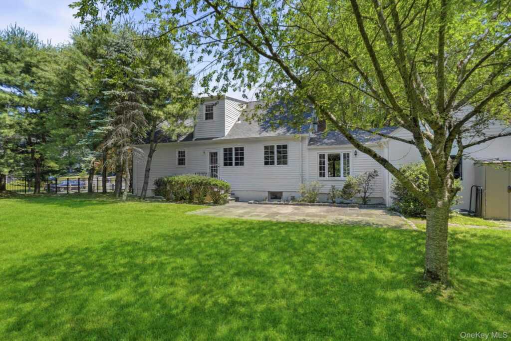 29 Coralyn Avenue, White Plains, NY 10605 - Photo 35 of 37