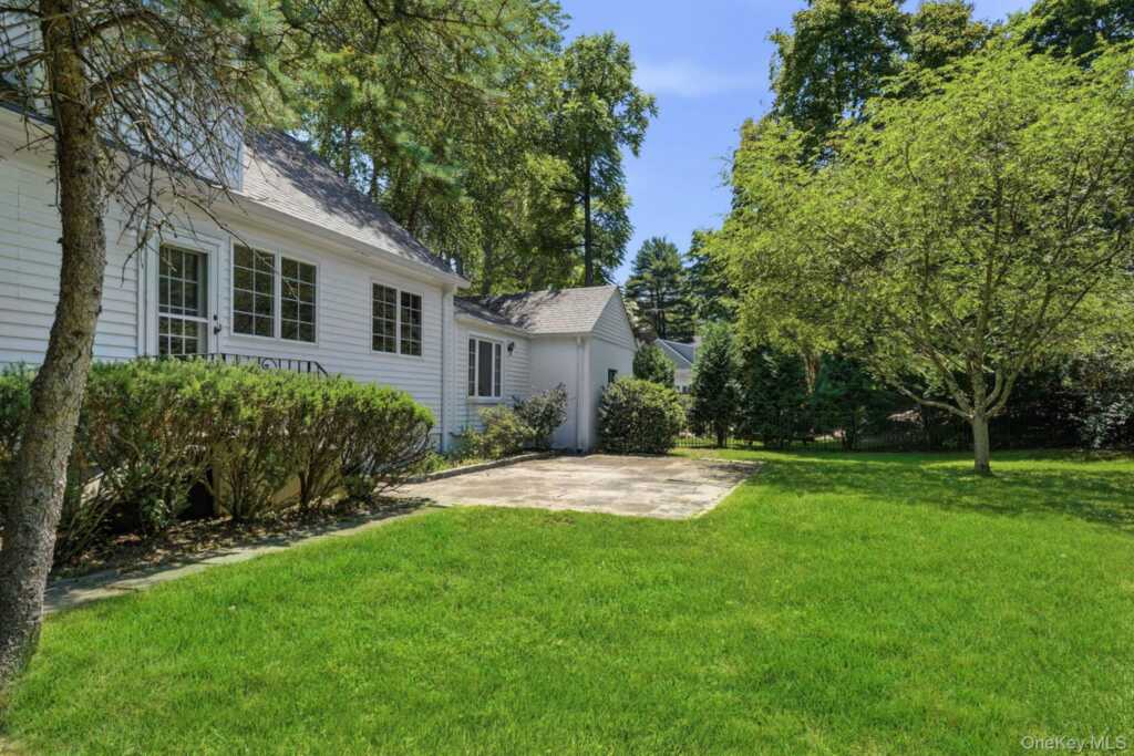 29 Coralyn Avenue, White Plains, NY 10605 - Photo 36 of 37