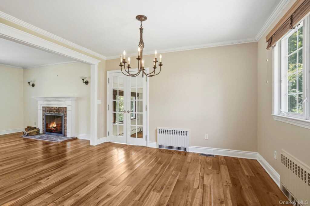 29 Coralyn Avenue, White Plains, NY 10605 - Photo 8 of 37