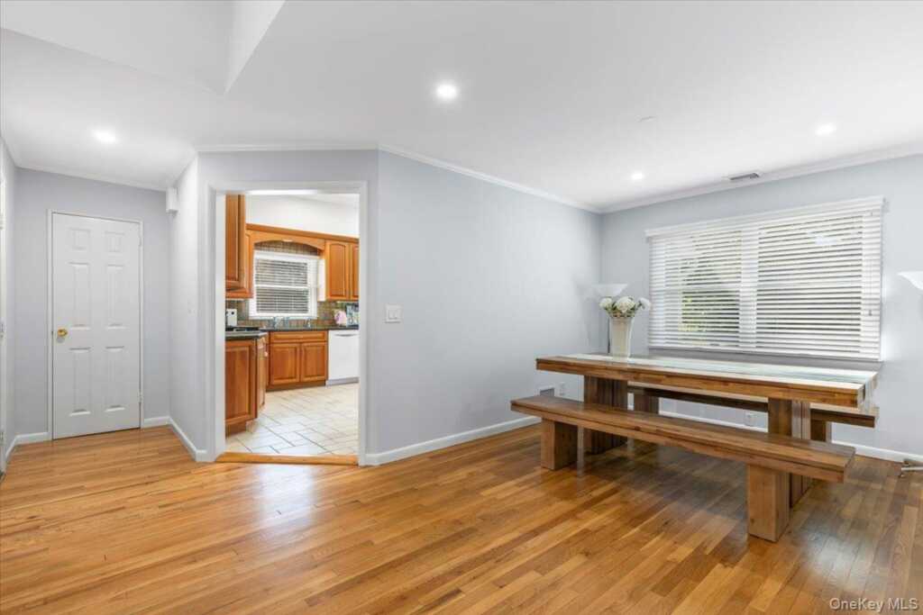 22 Paddock Road, Rye, NY 10573 - Photo 6 of 21