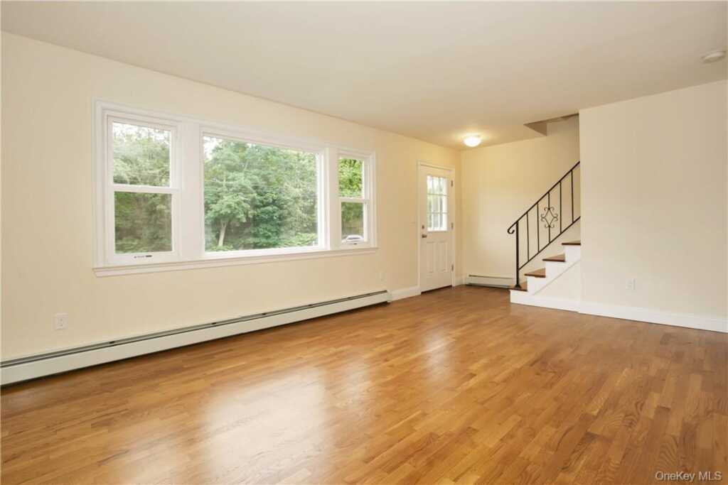 33 Margaret Keahon Drive, Pearl River, NY 10965 - Photo 4 of 17