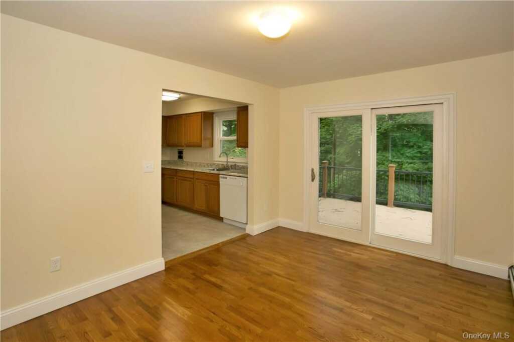 33 Margaret Keahon Drive, Pearl River, NY 10965 - Photo 8 of 17