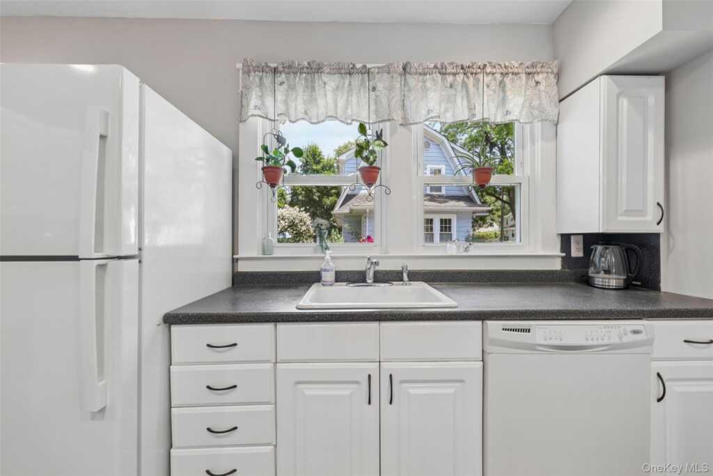 16 Spring Street, Nyack, NY 10960 - Photo 12 of 26