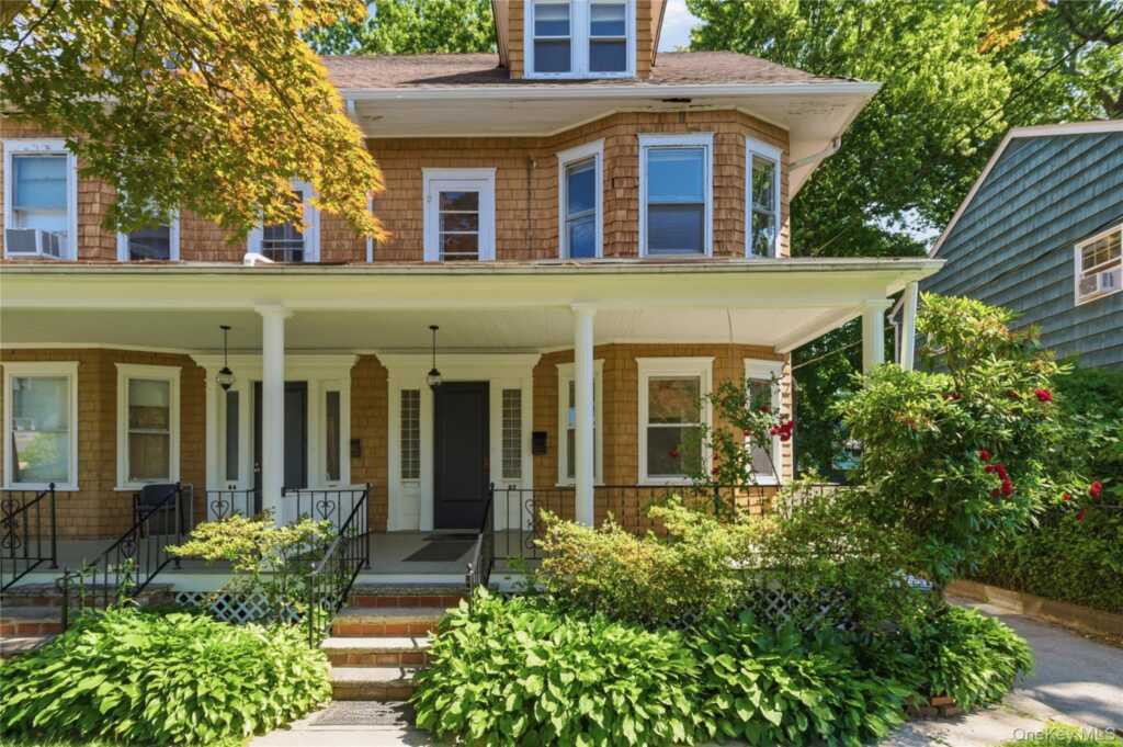 82 Quinby Avenue, White Plains, NY 10606 - Photo 2 of 30