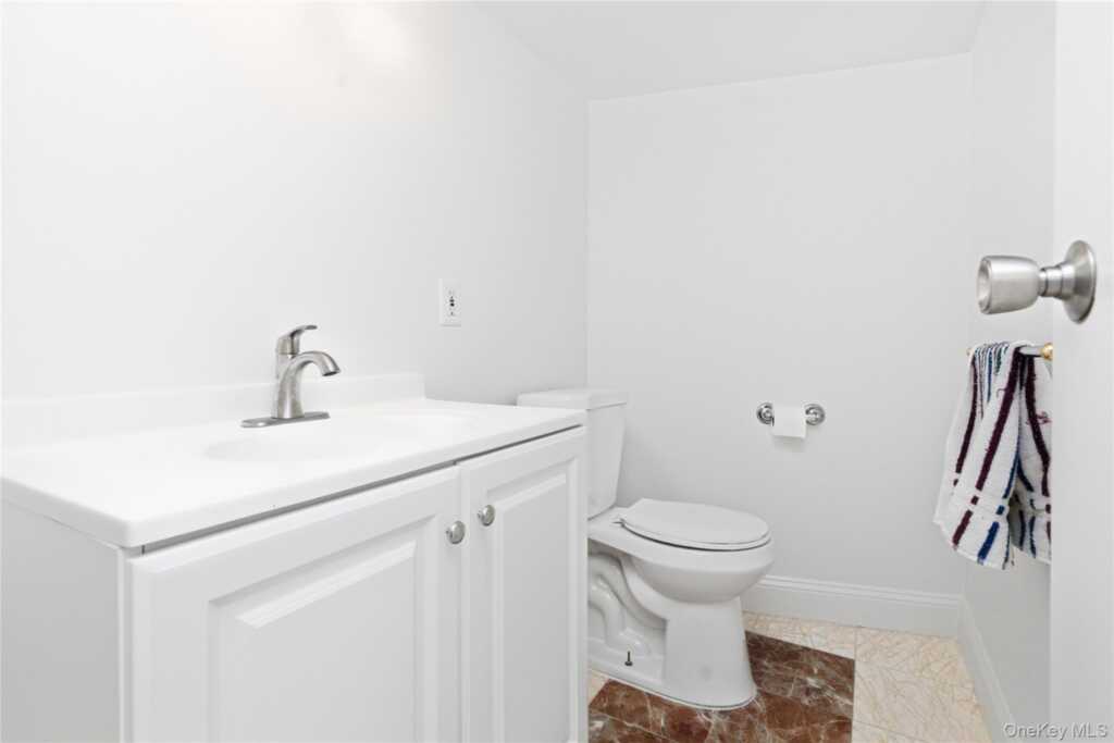82 Quinby Avenue, White Plains, NY 10606 - Photo 24 of 30