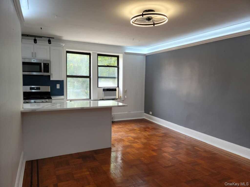1 Broad Parkway, Unit #2P, White Plains, NY 10601 - Photo 4 of 13
