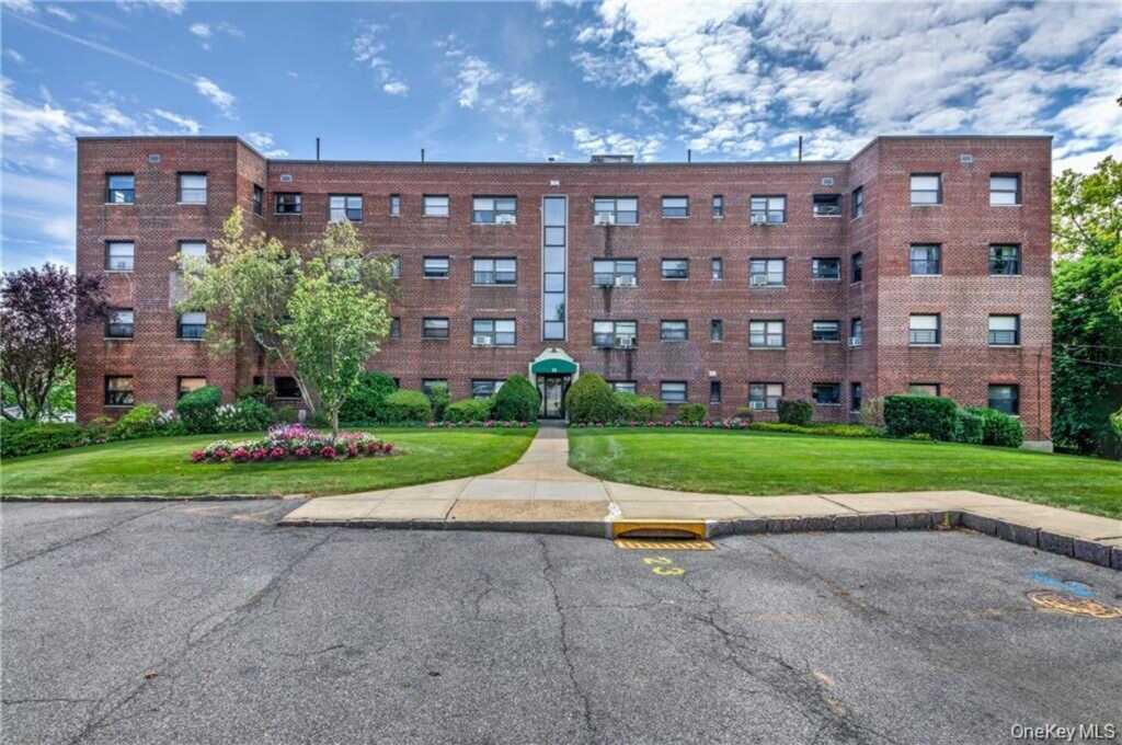 35 Shady Glen Court, Unit #3F, New Rochelle, NY 10805