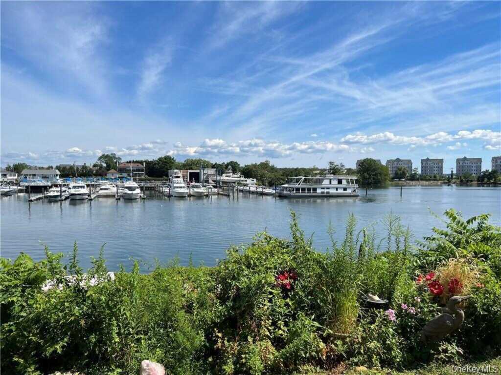 35 Shady Glen Court, Unit #3F, New Rochelle, NY 10805 - Photo 11 of 15