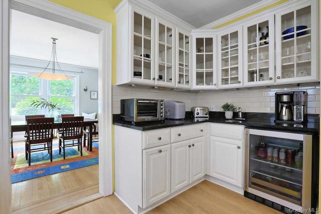 91 Vaughn Avenue, New Rochelle, NY 10801 - Photo 17 of 50