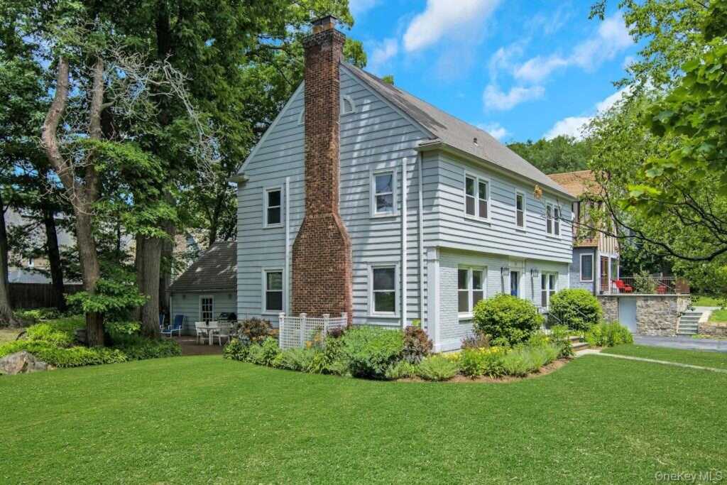 91 Vaughn Avenue, New Rochelle, NY 10801 - Photo 3 of 50