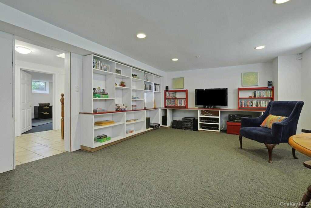 91 Vaughn Avenue, New Rochelle, NY 10801 - Photo 35 of 50
