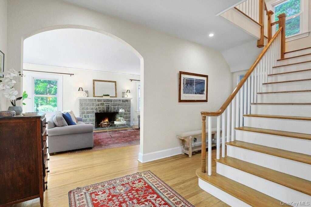 91 Vaughn Avenue, New Rochelle, NY 10801 - Photo 6 of 50