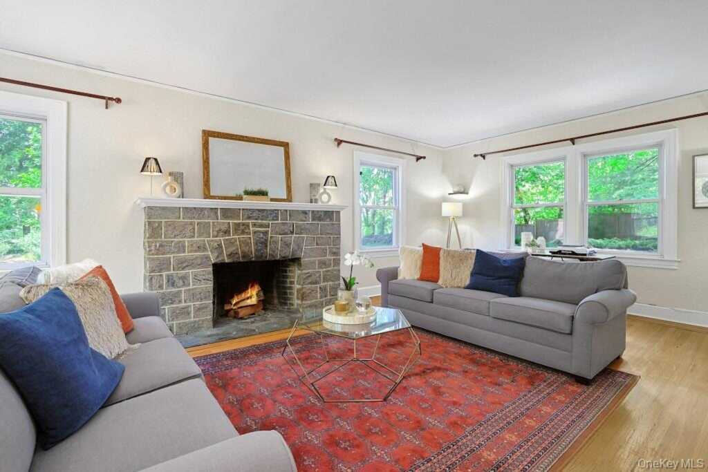 91 Vaughn Avenue, New Rochelle, NY 10801 - Photo 7 of 50