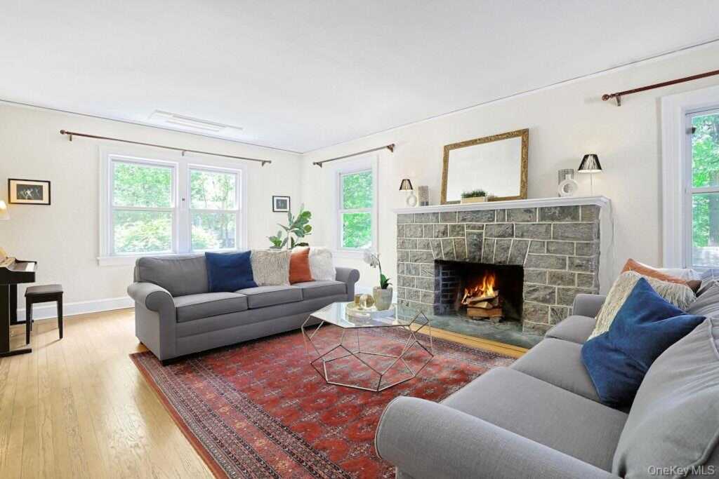 91 Vaughn Avenue, New Rochelle, NY 10801 - Photo 8 of 50