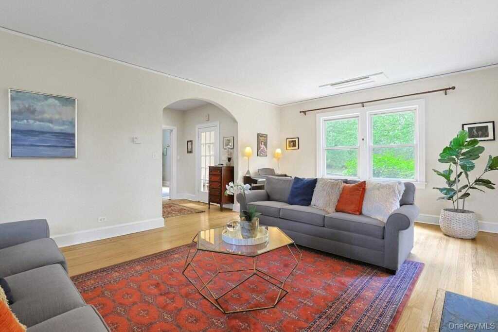 91 Vaughn Avenue, New Rochelle, NY 10801 - Photo 9 of 50