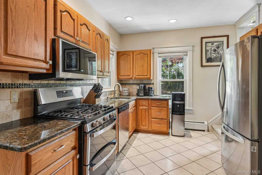 22 Grandview Avenue, Suffern, NY 10901 - Photo 18 of 44