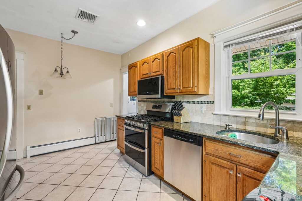 22 Grandview Avenue, Suffern, NY 10901 - Photo 19 of 44
