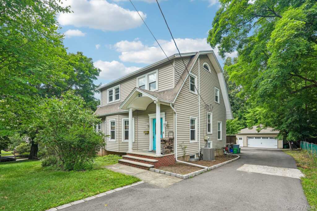 22 Grandview Avenue, Suffern, NY 10901 - Photo 3 of 44