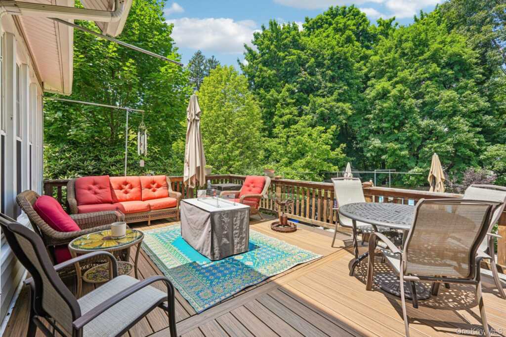 22 Grandview Avenue, Suffern, NY 10901 - Photo 35 of 44
