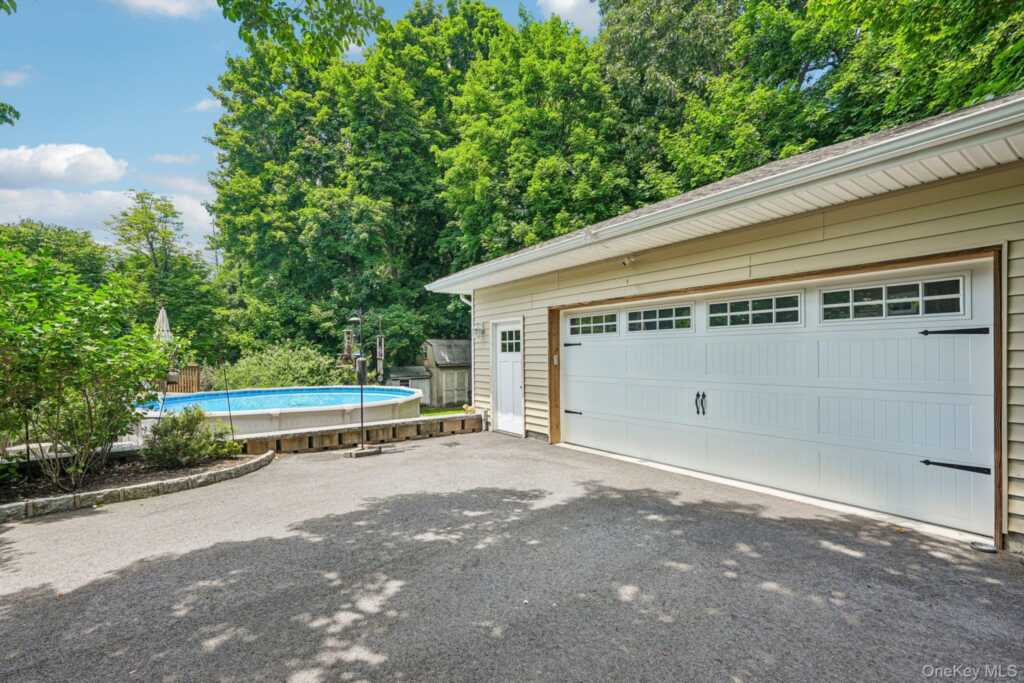 22 Grandview Avenue, Suffern, NY 10901 - Photo 41 of 44