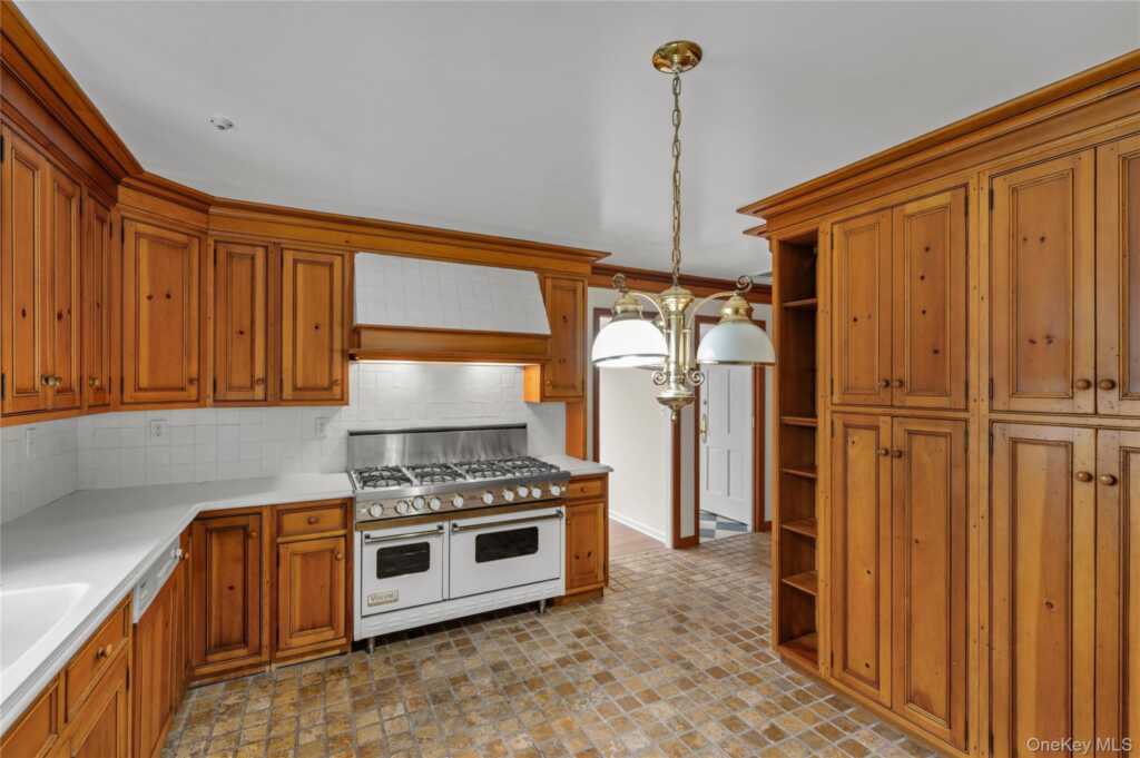 102 Birchwood Avenue, Nyack, NY 10960 - Photo 19 of 30