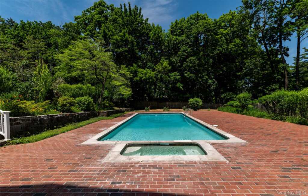 102 Birchwood Avenue, Nyack, NY 10960 - Photo 4 of 30