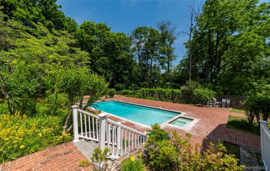 102 Birchwood Avenue, Nyack, NY 10960 - Photo 9 of 30