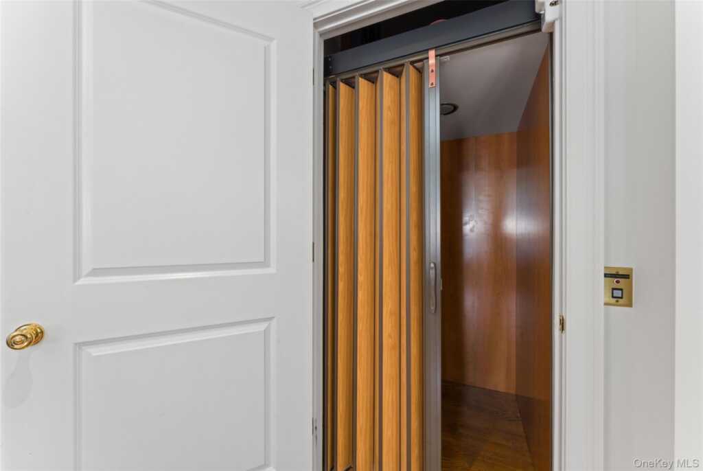 1 Cambridge Court, New Rochelle, NY 10804 - Photo 26 of 36