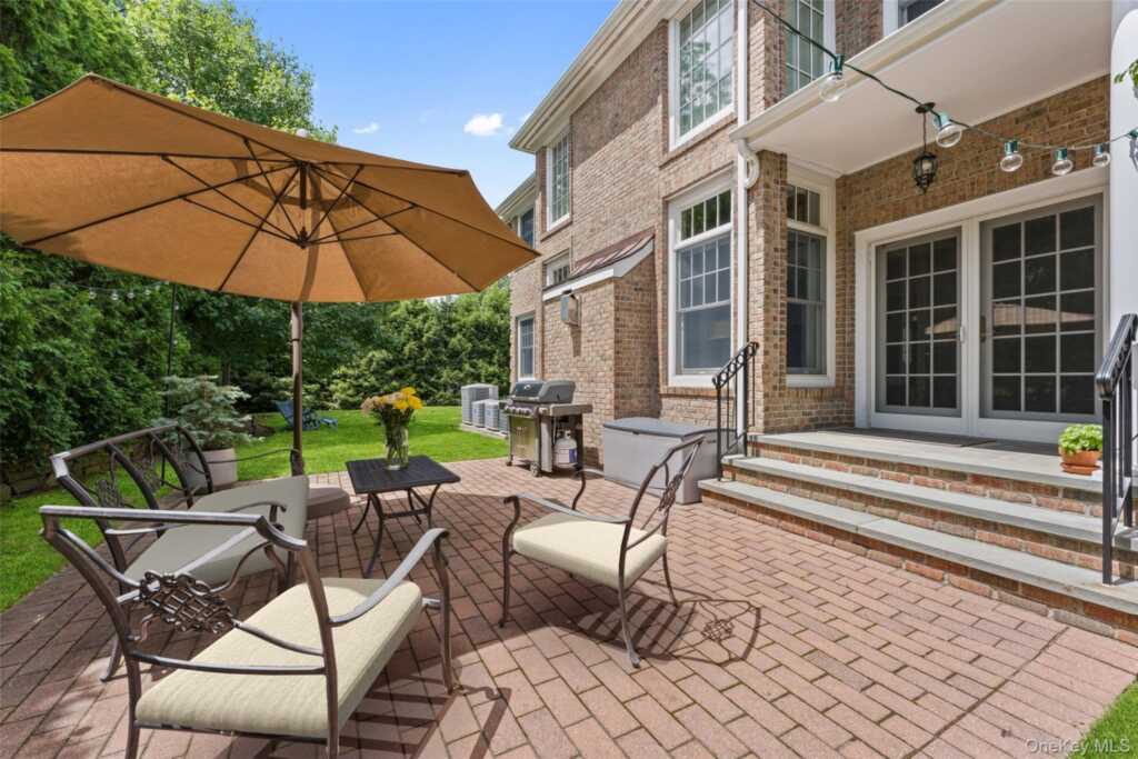 1 Cambridge Court, New Rochelle, NY 10804 - Photo 27 of 36