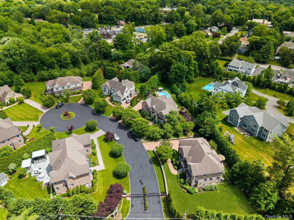 1 Cambridge Court, New Rochelle, NY 10804 - Photo 32 of 36