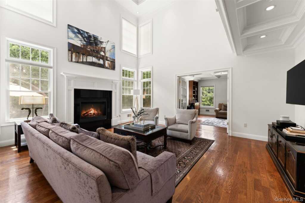 1 Cambridge Court, New Rochelle, NY 10804 - Photo 6 of 36