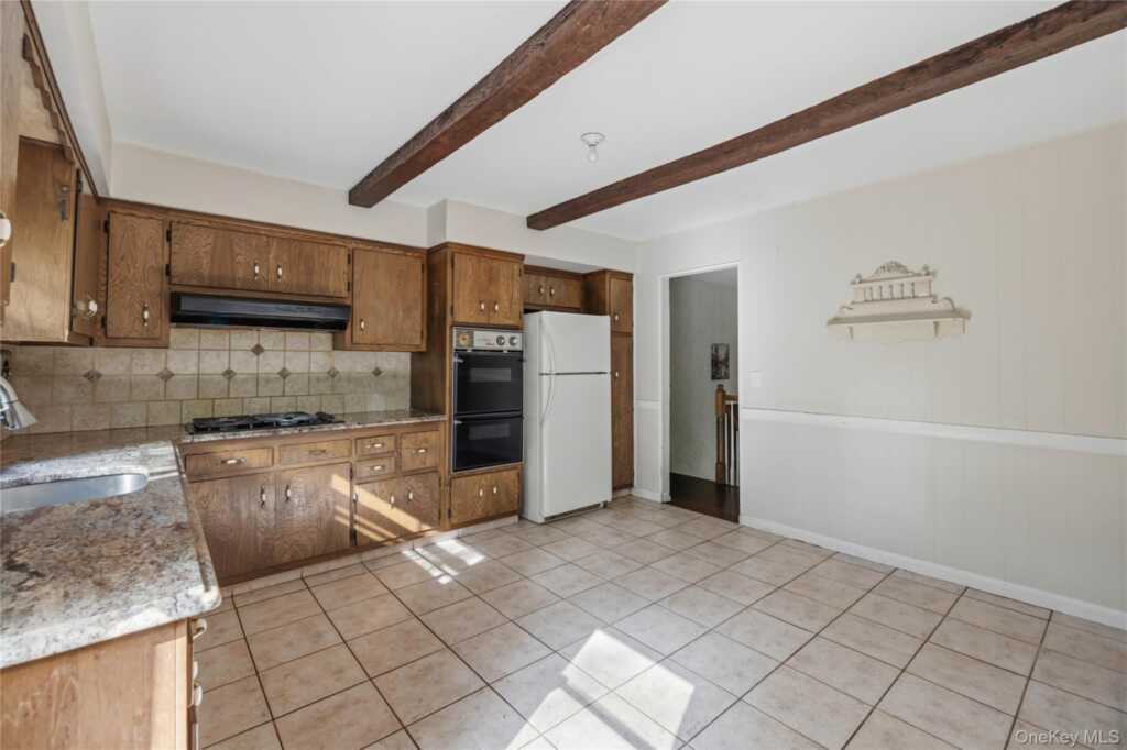 9 Adams Lane, Suffern, NY 10901 - Photo 12 of 35