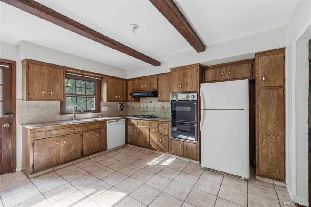 9 Adams Lane, Suffern, NY 10901 - Photo 14 of 35