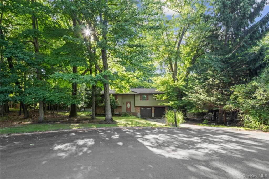 9 Adams Lane, Suffern, NY 10901 - Photo 2 of 35