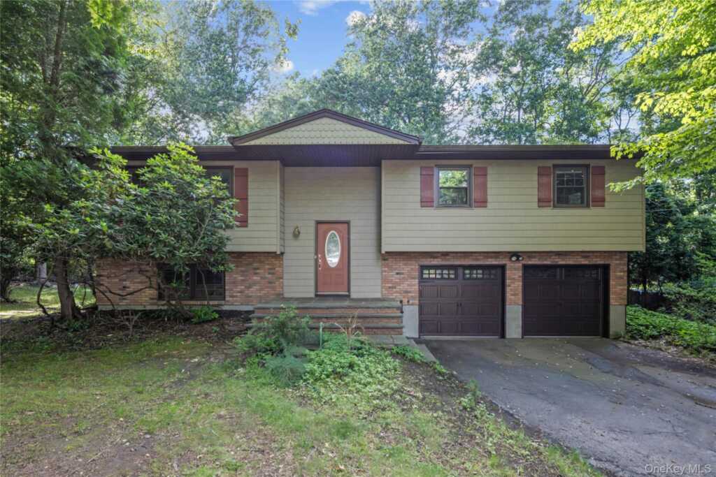 9 Adams Lane, Suffern, NY 10901 - Photo 3 of 35