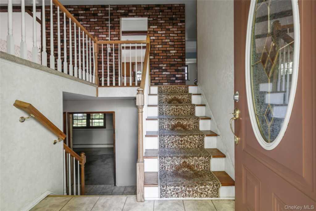 9 Adams Lane, Suffern, NY 10901 - Photo 4 of 35