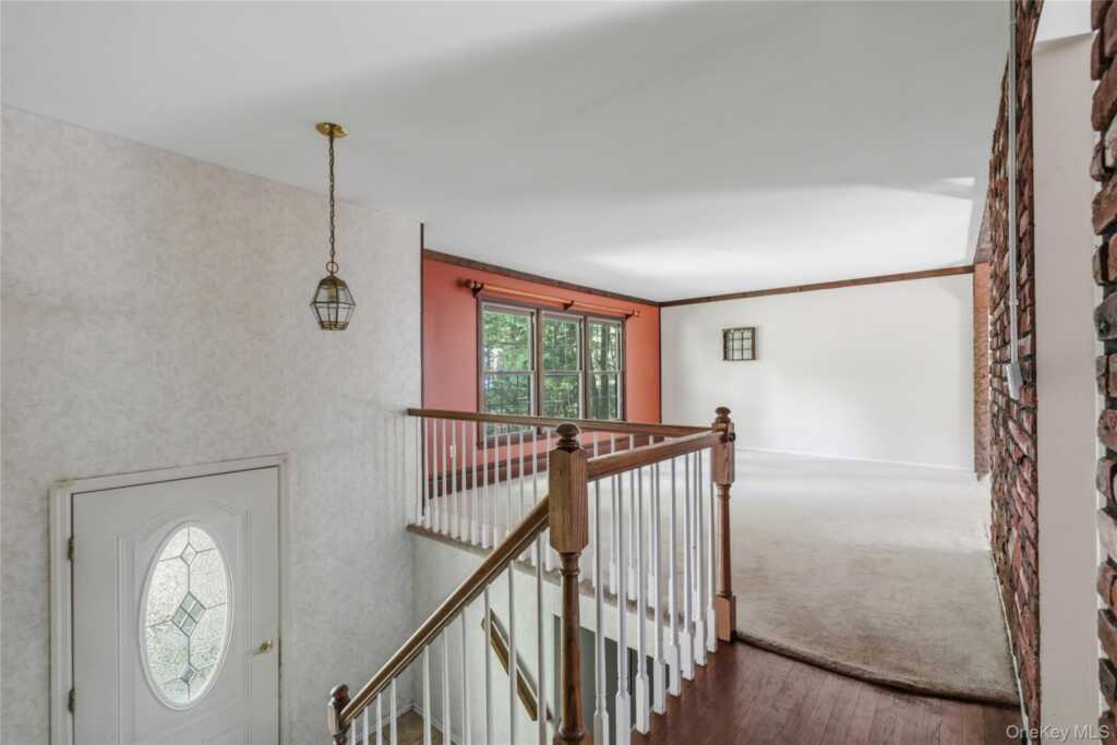 9 Adams Lane, Suffern, NY 10901 - Photo 5 of 35