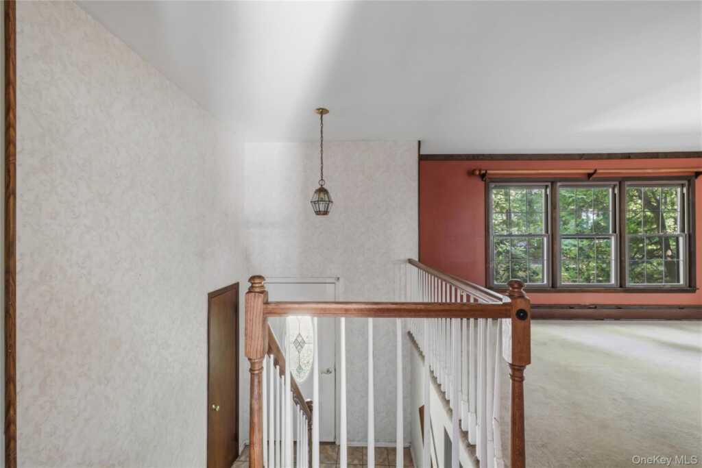 9 Adams Lane, Suffern, NY 10901 - Photo 6 of 35