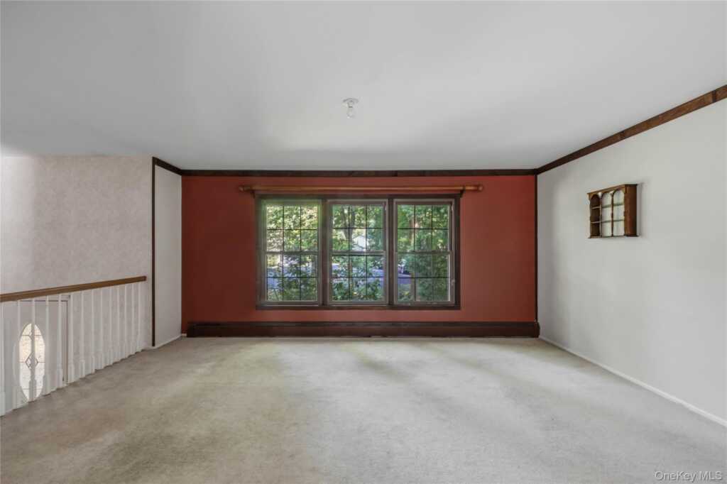 9 Adams Lane, Suffern, NY 10901 - Photo 8 of 35