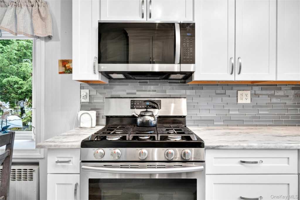 9 E Hall Avenue, New City, NY 10956 - Photo 17 of 50