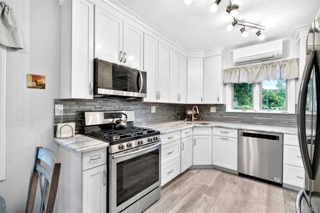 9 E Hall Avenue, New City, NY 10956 - Photo 18 of 50