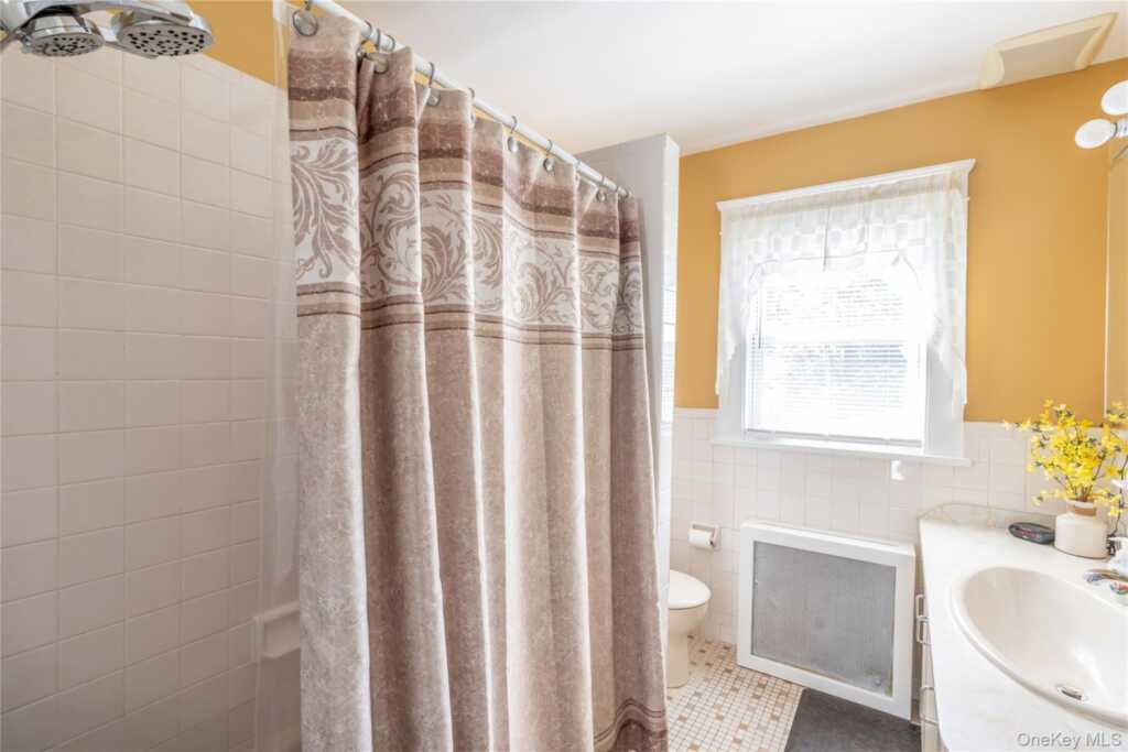 50 Lispenard Avenue, New Rochelle, NY 10801 - Photo 15 of 29