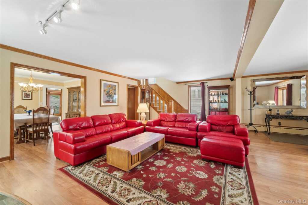 50 Lispenard Avenue, New Rochelle, NY 10801 - Photo 3 of 29