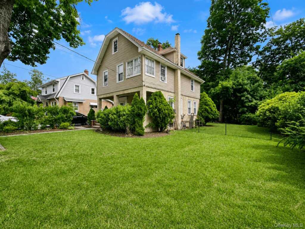 39 Boulevard, Suffern, NY 10901 - Photo 2 of 9