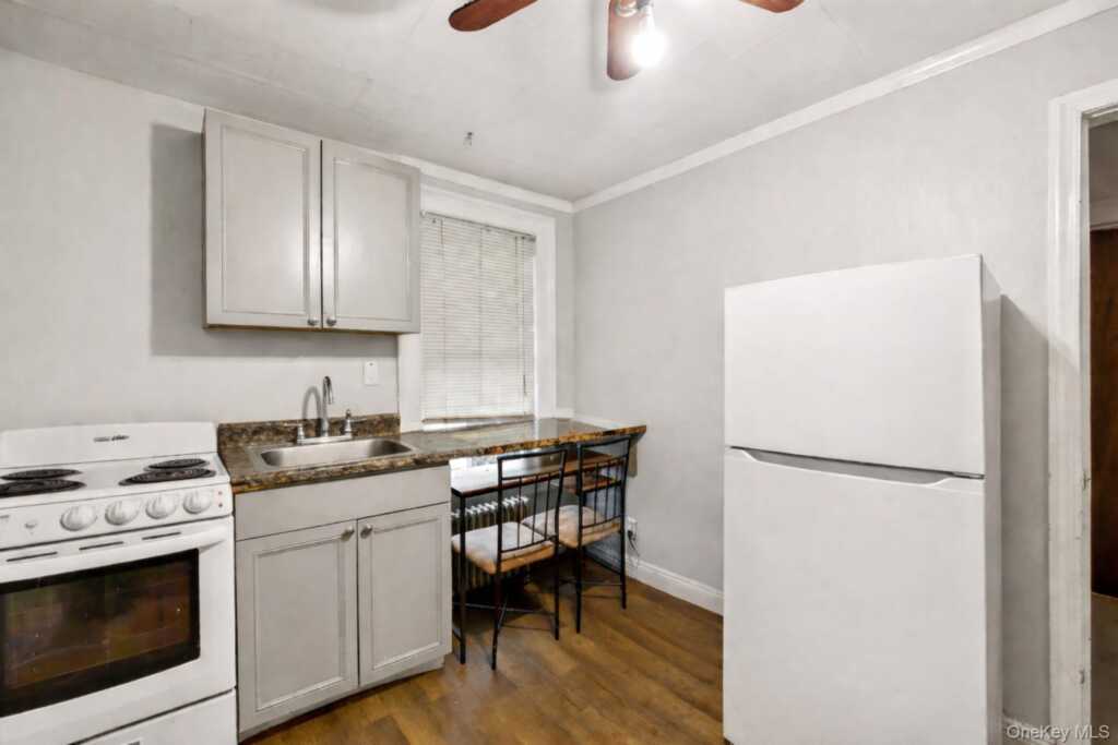 19 W Maple Avenue, Suffern, NY 10901 - Photo 15 of 21