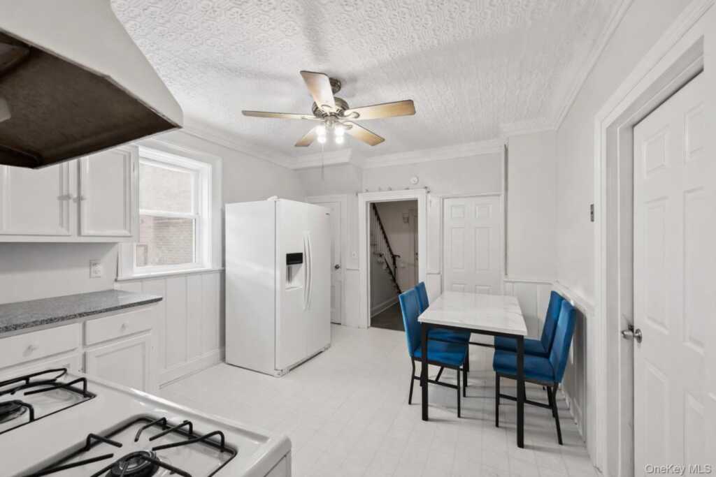 19 W Maple Avenue, Suffern, NY 10901 - Photo 6 of 21